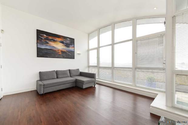 Additional Property Image 2 bedroom Penthouse to rent in London 2
