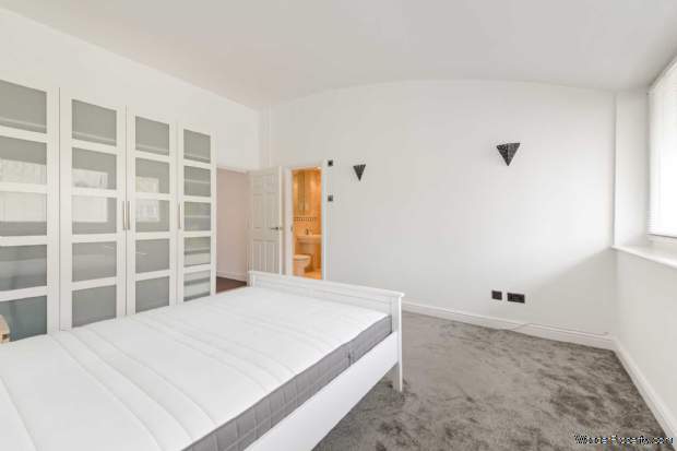 Additional Property Image 2 bedroom Penthouse to rent in London 5