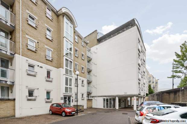 Additional Property Image 2 bedroom Penthouse to rent in London 11