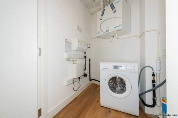 Additional Property Image 3 bedroom End of Terrace for sale in London 13