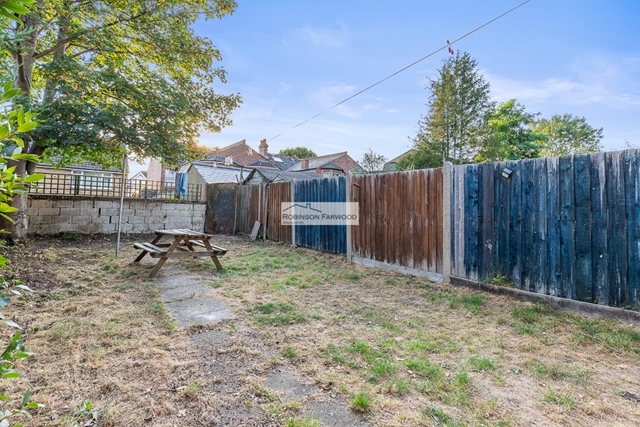 Additional Property Image 2 bedroom Ground Flat to rent in Hanwell 11