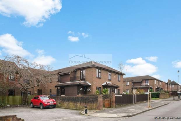 2 bedroom Apartment to rent in Hanwell