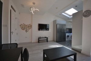 7 bedroom Terraced to rent in Reading