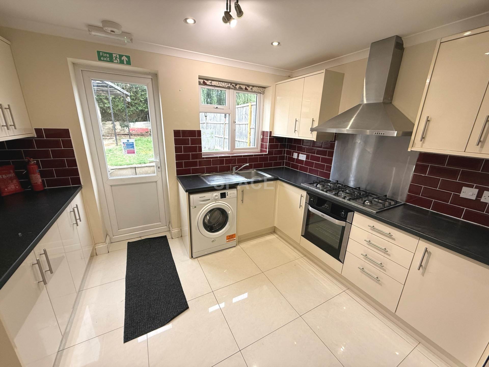 Additional Property Image 5 bedroom Semi Detached to rent in Reading 4