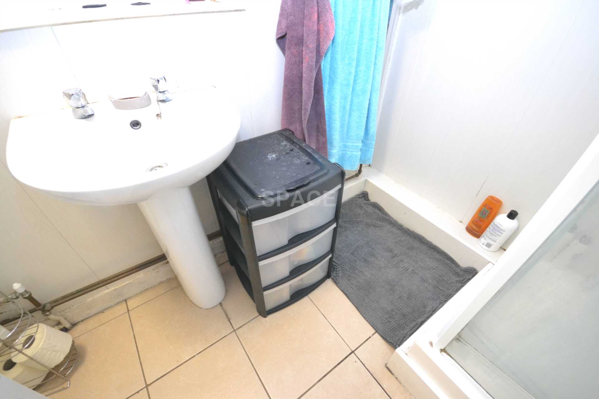 Additional Property Image 4 bedroom Terraced to rent in Reading 4