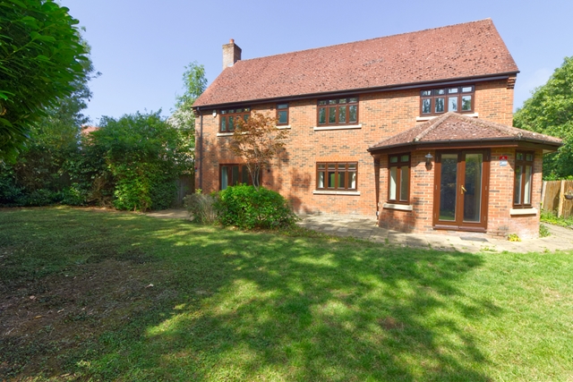 Additional Property Image 5 bedroom Detached to rent in Milton keynes 4