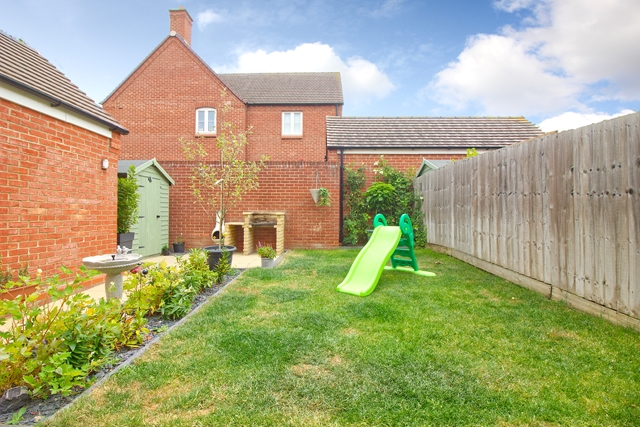Additional Property Image 3 bedroom Town House to rent in Milton Keynes 13