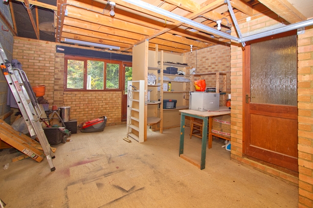 Additional Property Image 5 bedroom Detached to rent in Milton Keynes 19