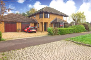 5 bedroom Detached to rent in Milton Keynes