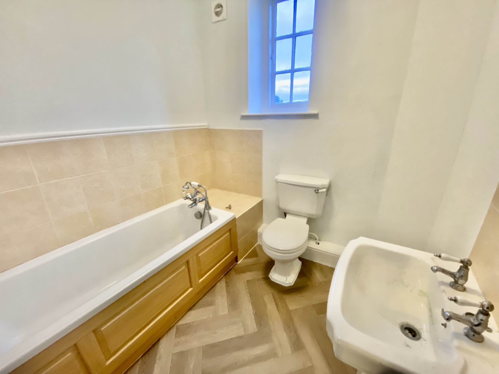 Additional Property Image 4 bedroom House to rent in Yeovil 11