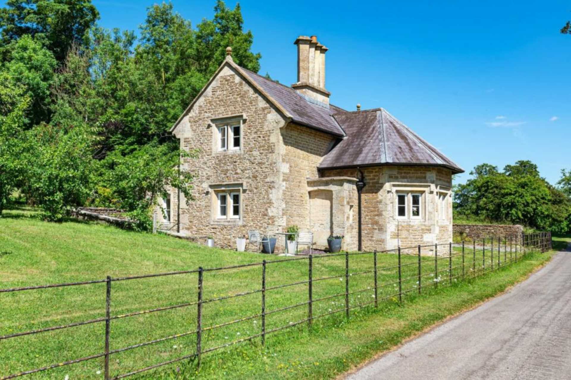 Additional Property Image 2 bedroom Detached to rent in Frome 18