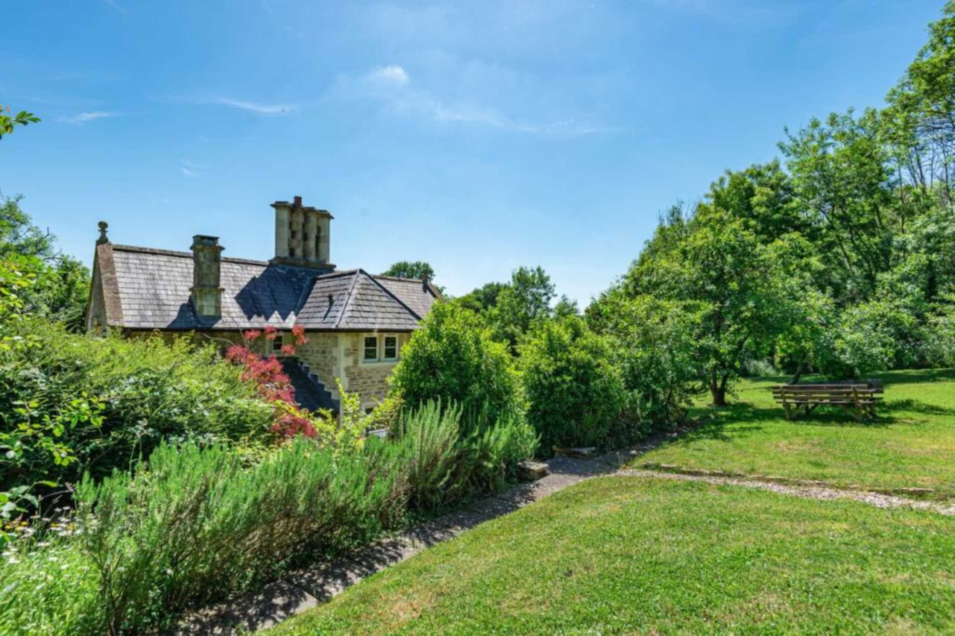 Additional Property Image 2 bedroom Detached to rent in Frome 22