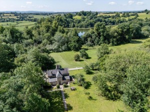 2 bedroom Detached to rent in Frome