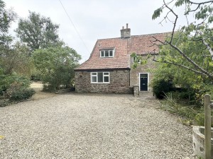2 bedroom Cottage to rent in Frome
