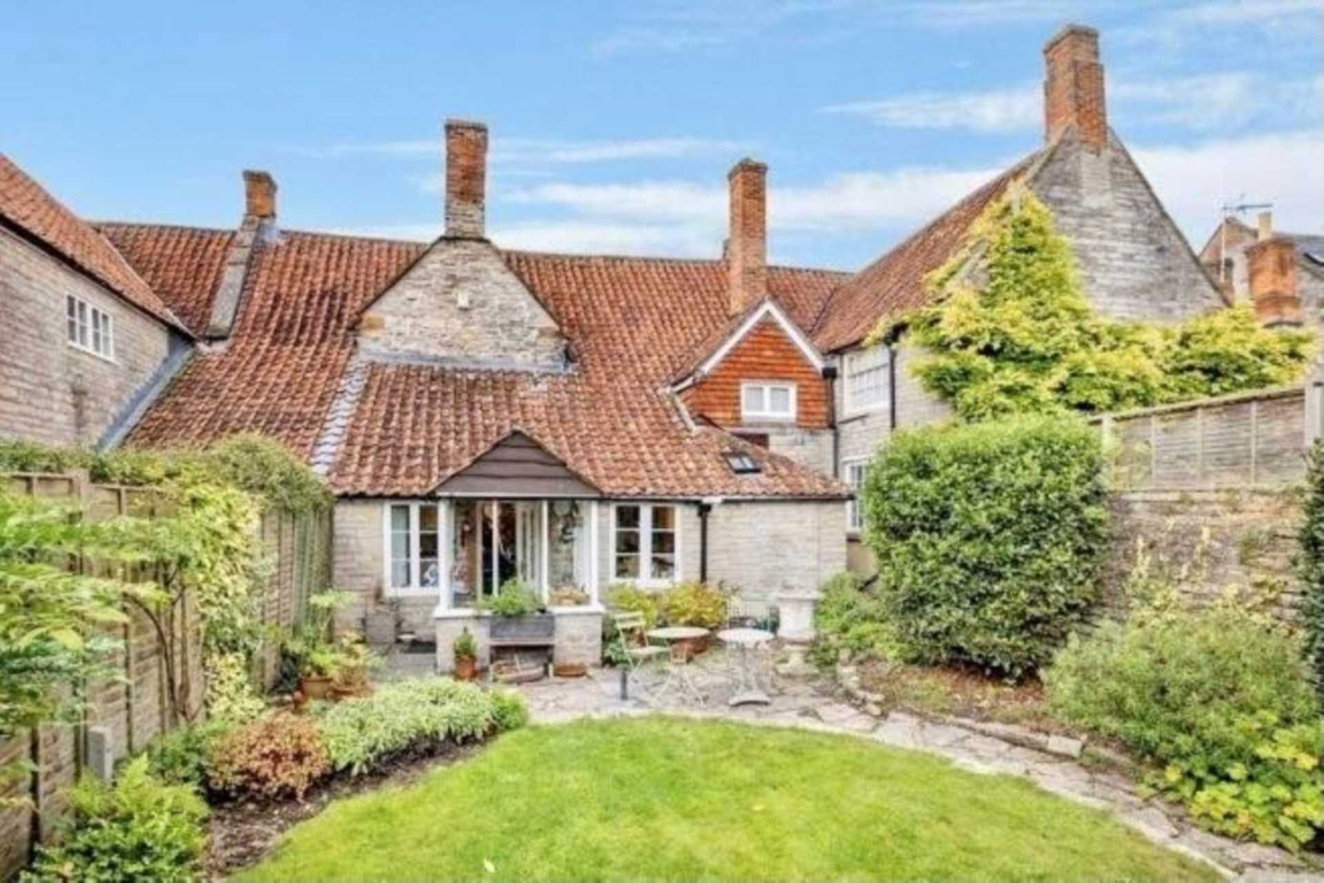 Additional Property Image 4 bedroom Town House to rent in Somerton 25