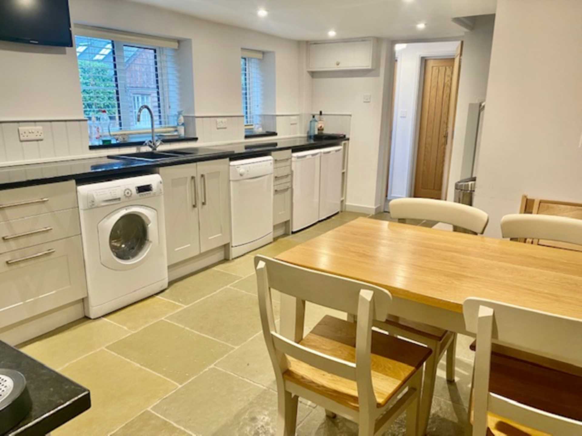 Additional Property Image 3 bedroom Semi Detached to rent in Salisbury 5