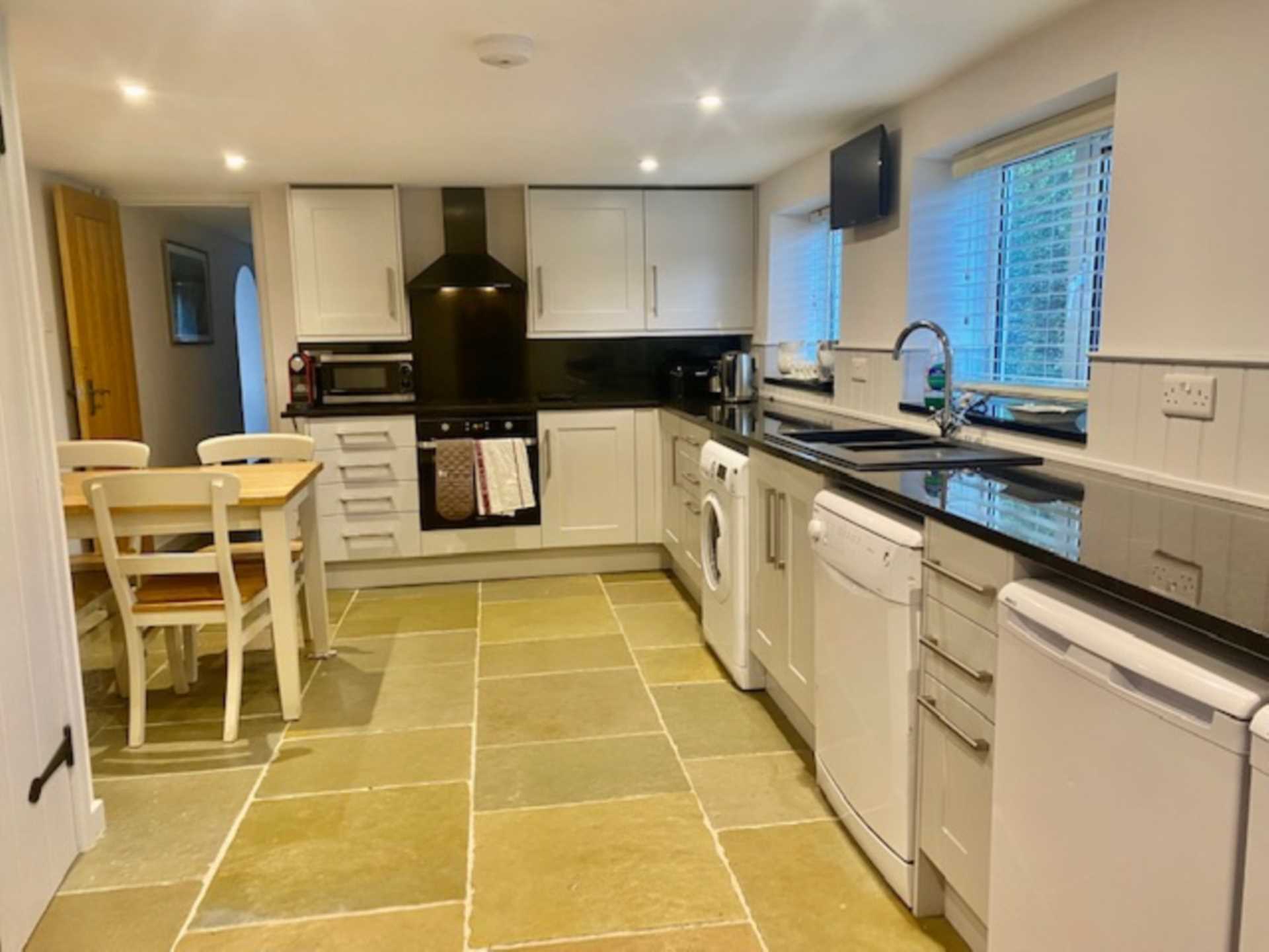 Additional Property Image 3 bedroom Semi Detached to rent in Salisbury 6