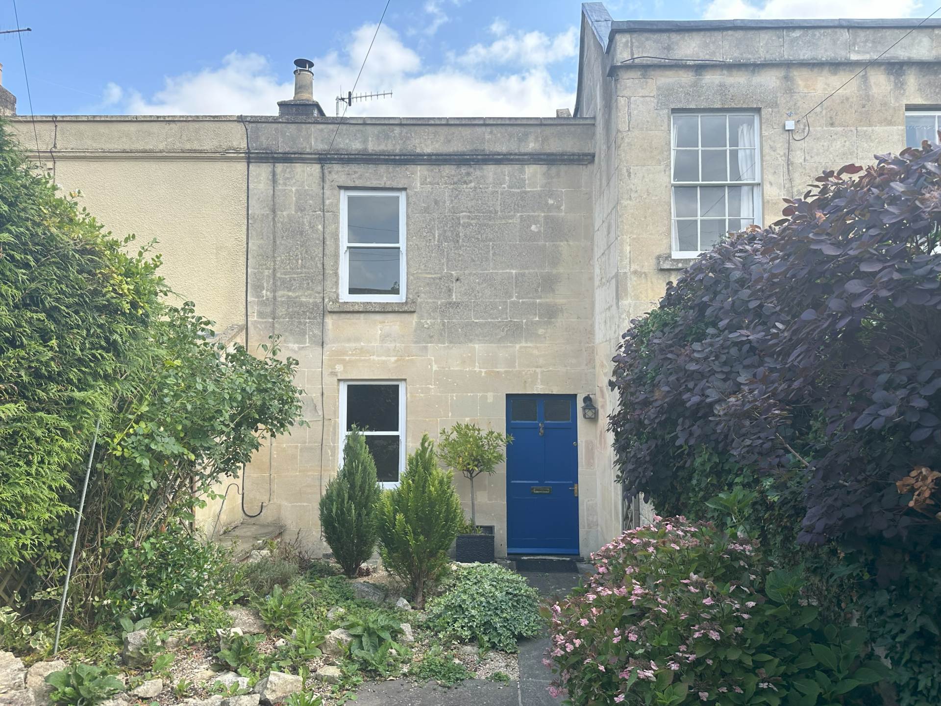 2 bedroom Terraced to rent in Bath