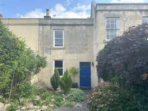 2 bedroom Terraced to rent in Bath
