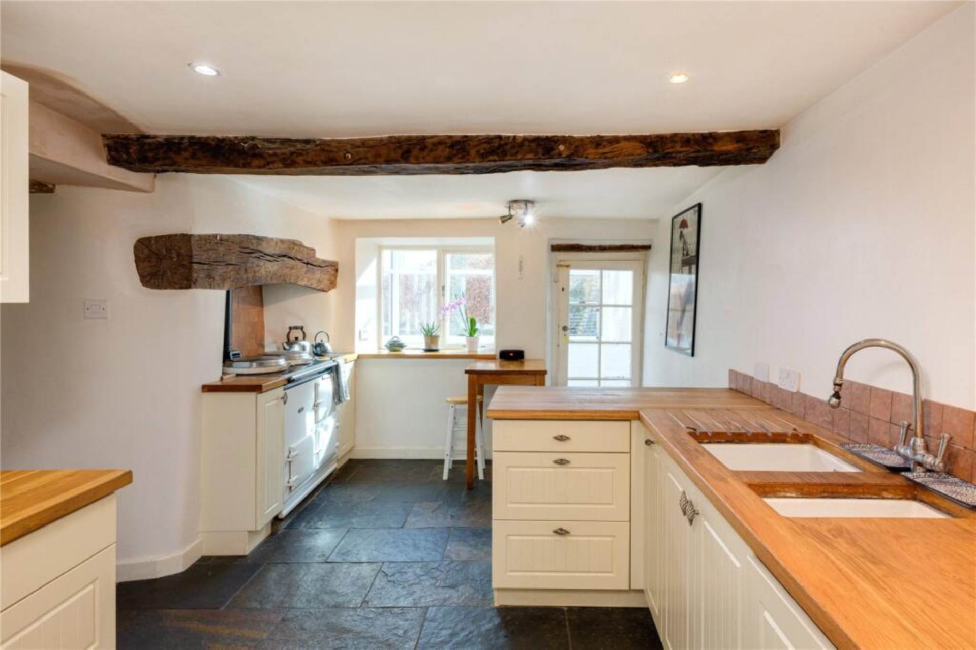 Additional Property Image 4 bedroom Detached to rent in Templecombe 4