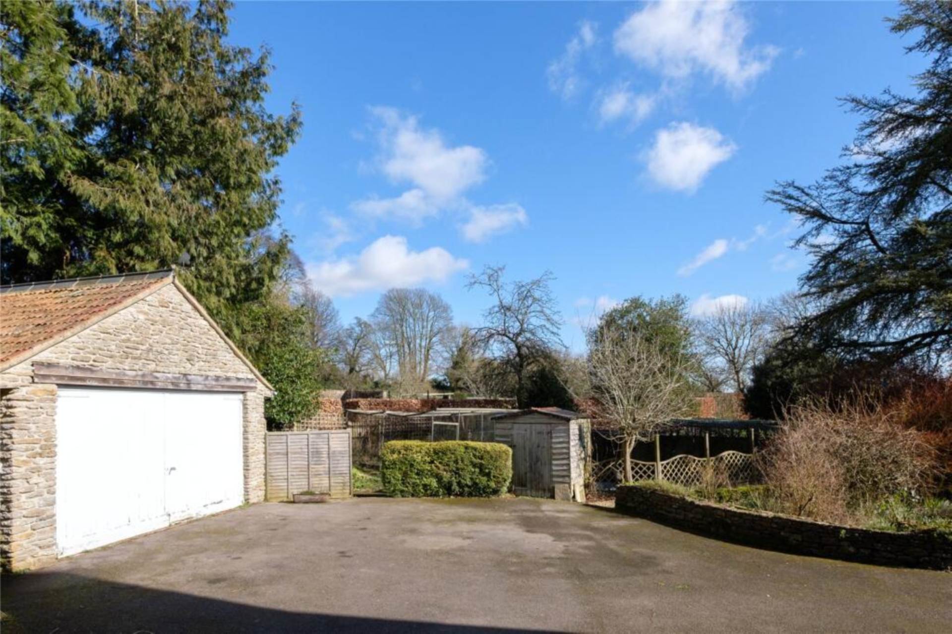 Additional Property Image 4 bedroom Detached to rent in Templecombe 15