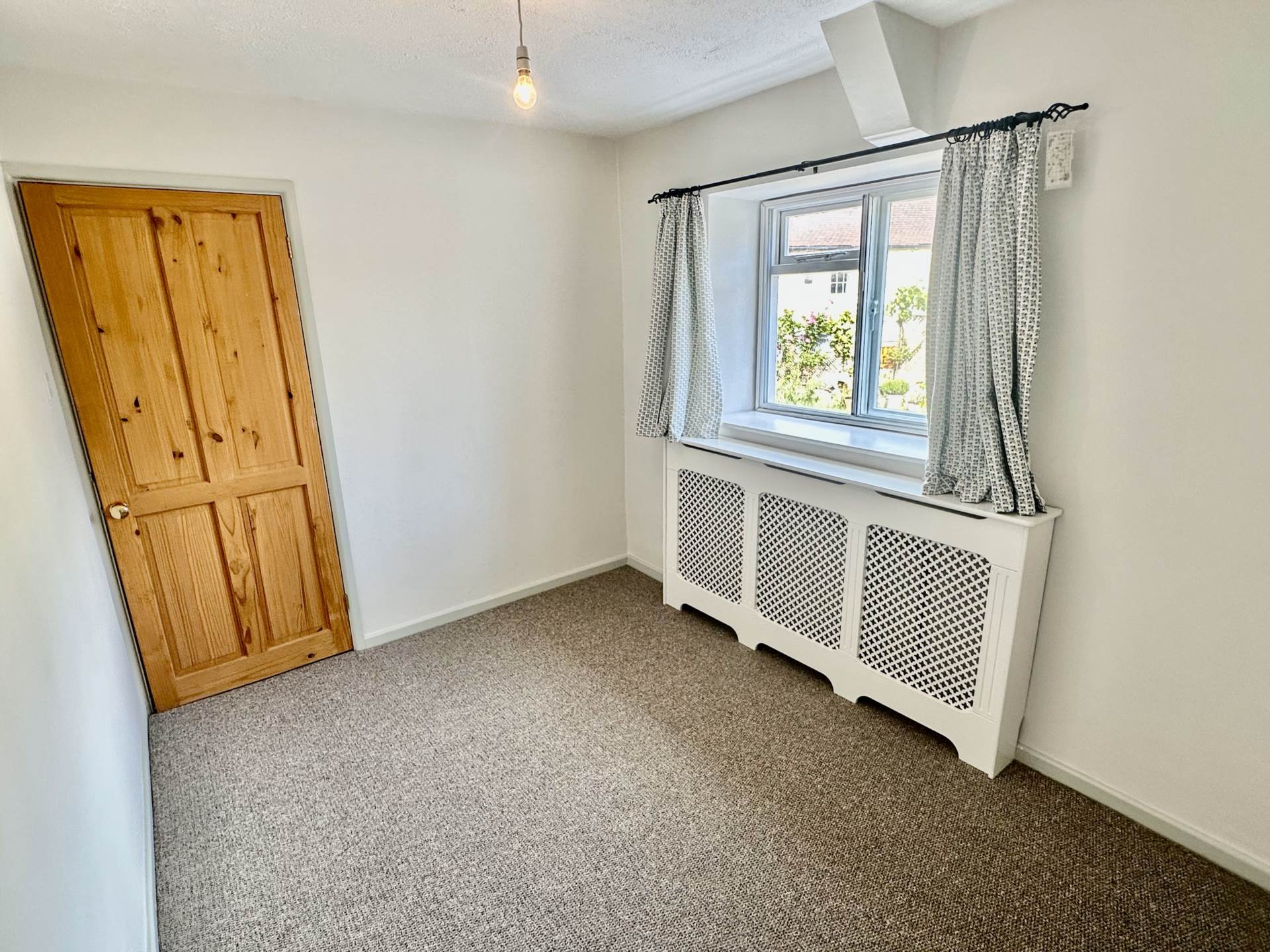 Additional Property Image 2 bedroom Terraced to rent in Bruton 15