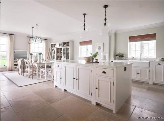 Additional Property Image 5 bedroom Detached to rent in Somerton 2