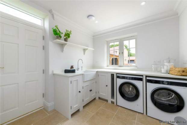Additional Property Image 5 bedroom Detached to rent in Somerton 10