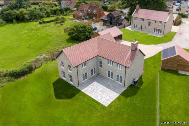 Additional Property Image 5 bedroom Detached to rent in Somerton 20