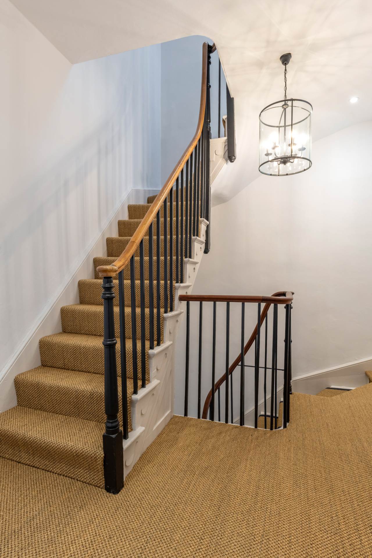 Additional Property Image 6 bedroom Town House to rent in Sherborne 12