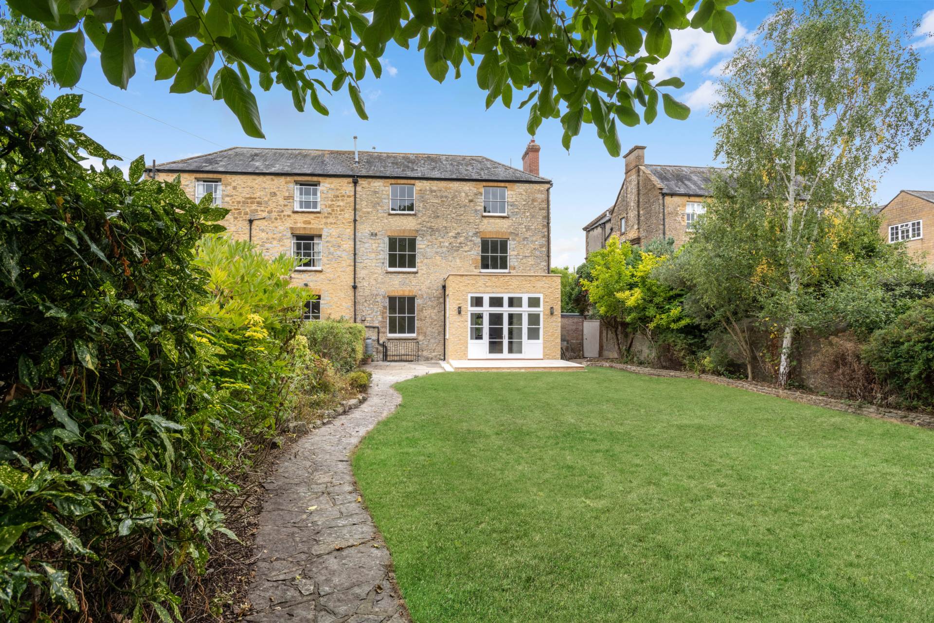 Additional Property Image 6 bedroom Town House to rent in Sherborne 31