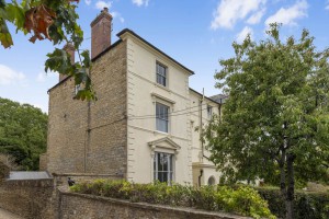 6 bedroom Town House to rent in Sherborne