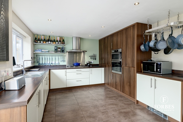 Additional Property Image 4 bedroom Detached for sale in Clayton-le-Woods 3