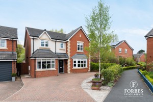 4 bedroom Detached for sale in Clayton-le-Woods