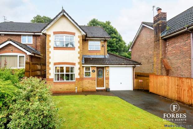 3 bedroom Detached for sale in Feniscowles