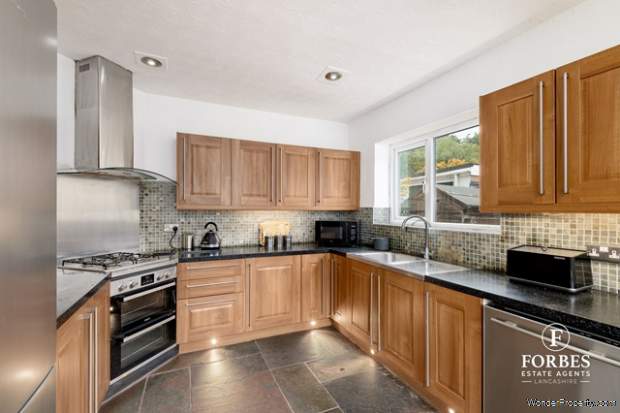 Additional Property Image 4 bedroom Detached for sale in Clayton-le-Woods 2