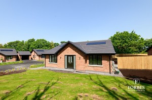 3 bedroom Bungalow for sale in Samlesbury