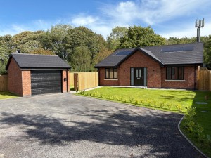 3 bedroom Bungalow for sale in Samlesbury