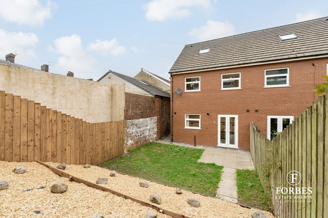 Additional Property Image 4 bedroom End of Terrace for sale in Darwen 17