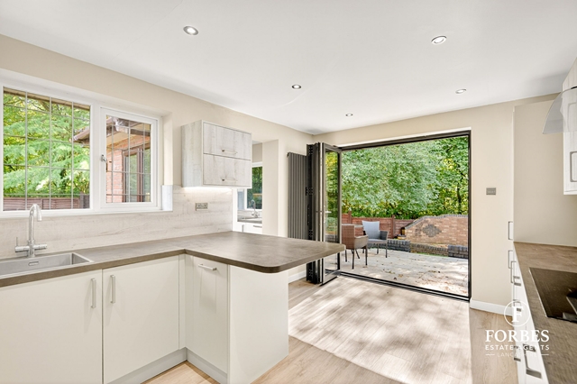 Additional Property Image 4 bedroom Bungalow for sale in Clayton-le-Woods 3
