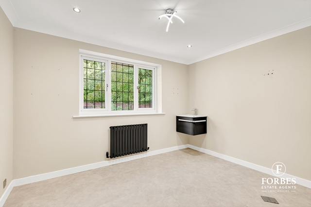 Additional Property Image 4 bedroom Bungalow for sale in Clayton-le-Woods 7