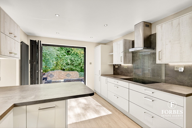 Additional Property Image 4 bedroom Bungalow for sale in Clayton-le-Woods 8