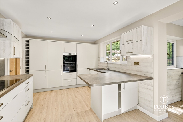 Additional Property Image 4 bedroom Bungalow for sale in Clayton-le-Woods 9