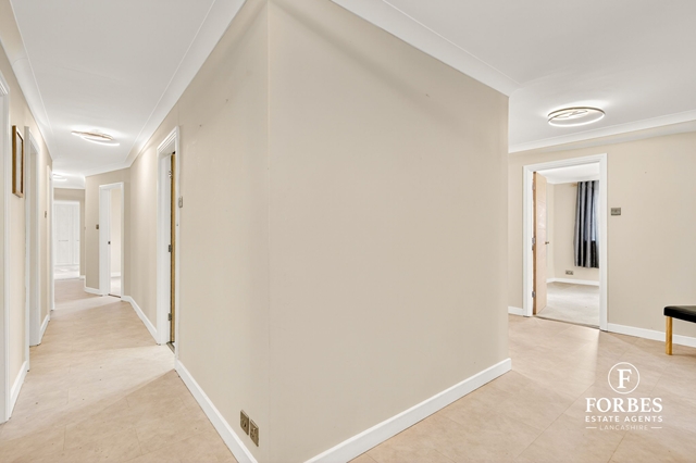 Additional Property Image 4 bedroom Bungalow for sale in Clayton-le-Woods 11