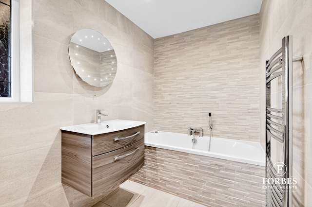 Additional Property Image 4 bedroom Bungalow for sale in Clayton-le-Woods 14