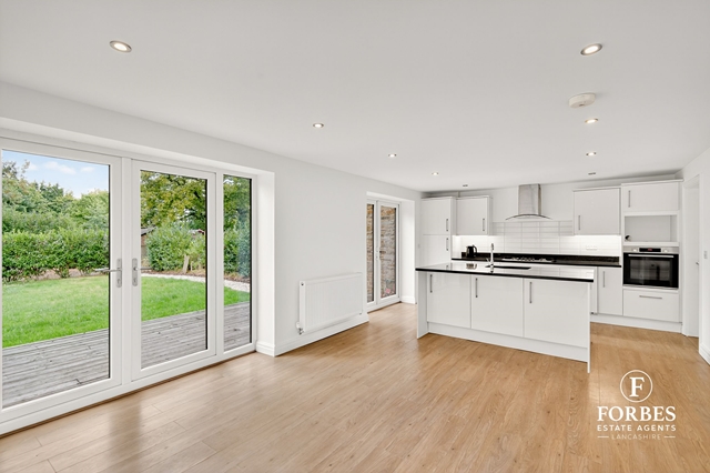 Additional Property Image 4 bedroom Semi Detached for sale in Heath Charnock 6