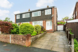 3 bedroom Semi Detached for sale in Clayton-le-Woods