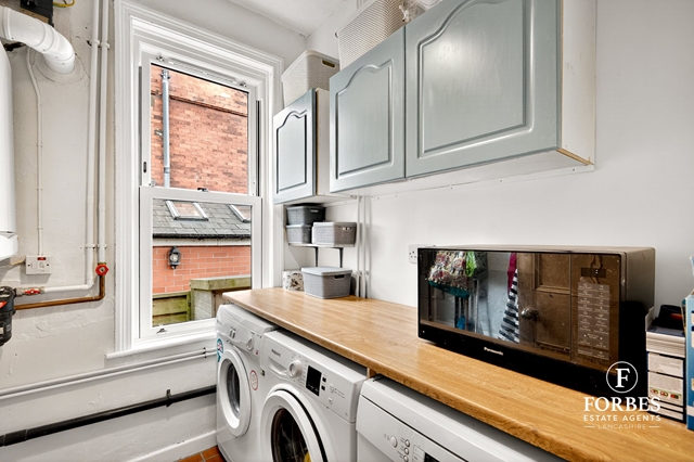 Additional Property Image 4 bedroom Semi Detached for sale in Roach Road 10