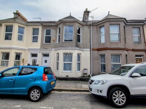 2 bedroom Flat for sale in Plymouth