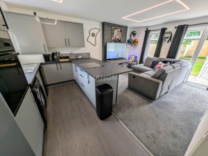 3 bedroom Terraced for sale in Plymouth